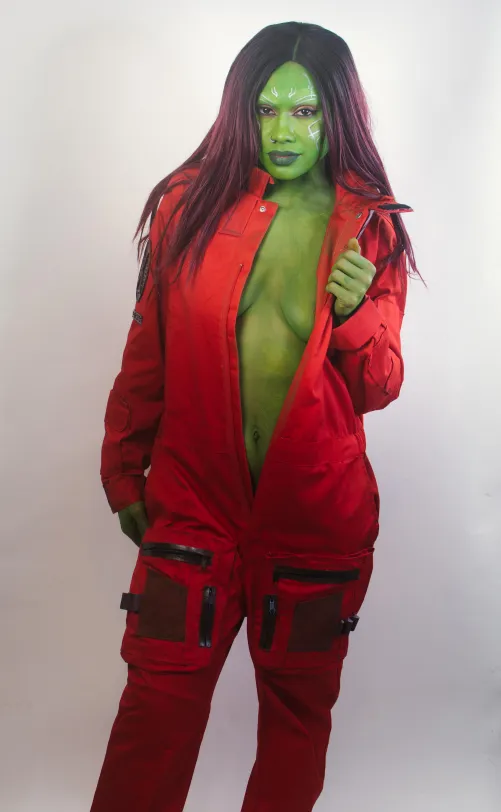 Thumbnail Cosplay Marvel: Transforming Into Gamora | naught3