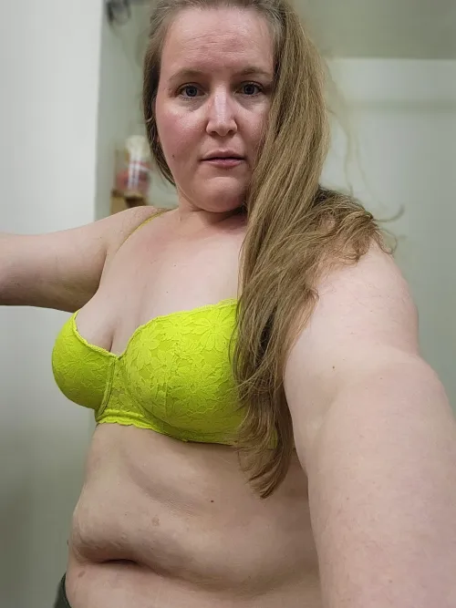 Thumbnail Deer in Headlights: A BBW Chubby Perspective