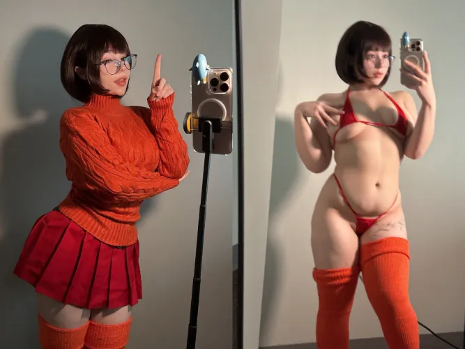 Thumbnail Stunning Velma Cosplay from ScoobyDoo | not_sugashi | cosplaygirls