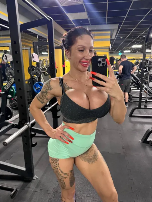 Thumbnail MirrorSelfie Dilemma: Should you Skip Gym with _Nina_Coxx_?