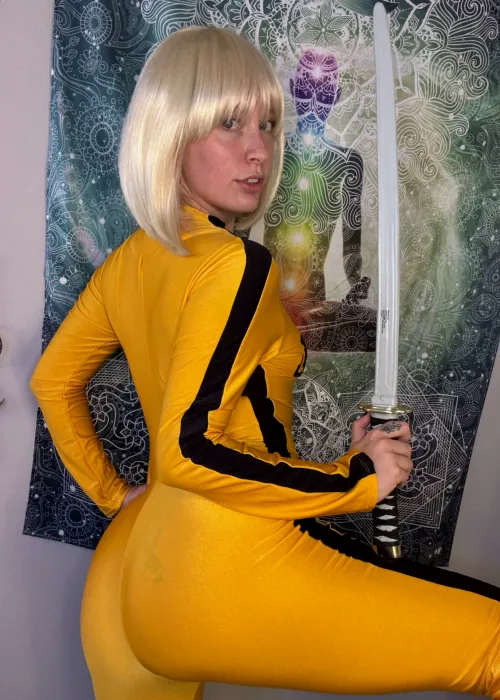 Thumbnail Beatrix from Kill Bill by Willow: l0veandhappiness Explores Cosplay Butts