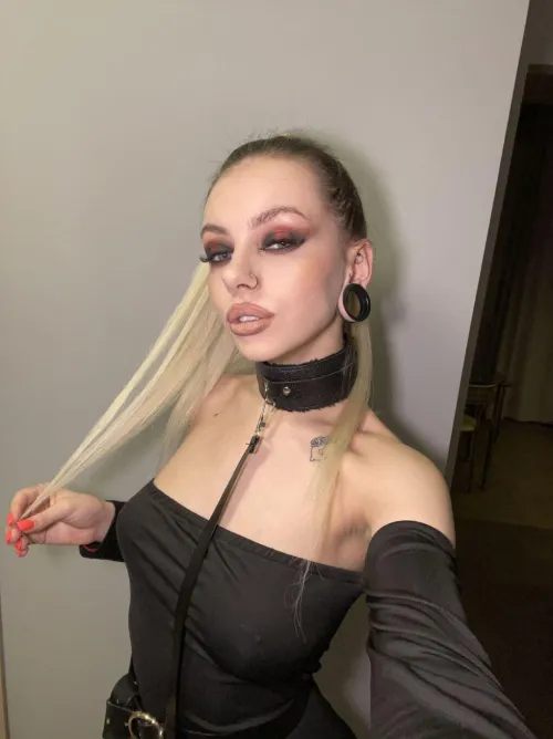 Thumbnail Elodie_JF: Ready to Serve, Collared and Waiting - Don't Miss Out