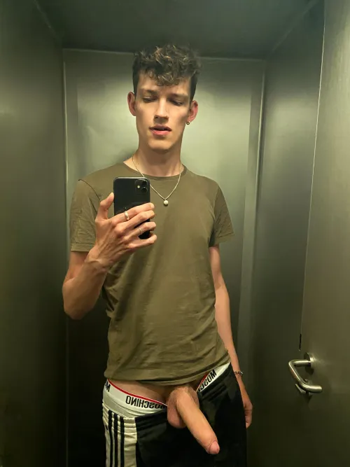 Thumbnail Exploring Big: Insights from milo_jaspers in the Twinks World