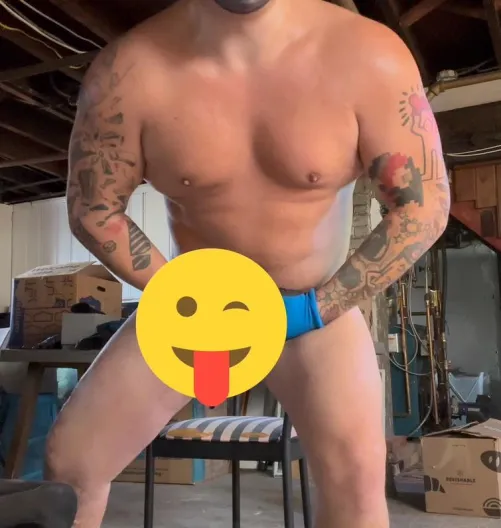 Thumbnail Mr. Eeze: Working Out Nude in My Basement - Broslikeus