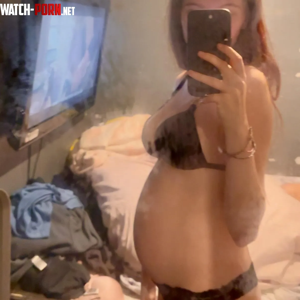 Who would fuck my pregnant ass Im 18 and 20 weeks by MadelineCoXXX