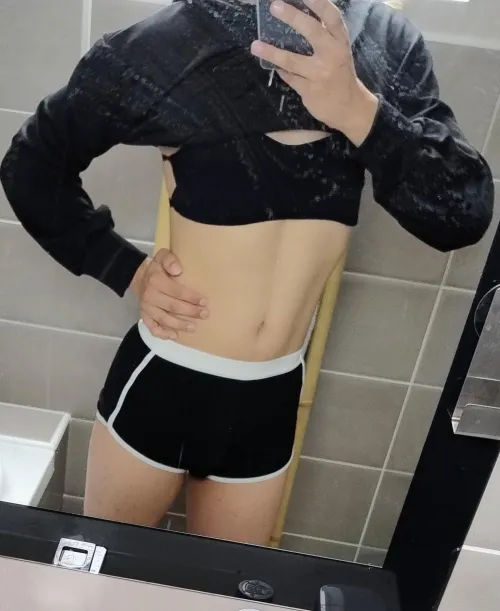 Thumbnail Tummy Posting: The Latest Trend in Femboy Fashion | Christiana_VR