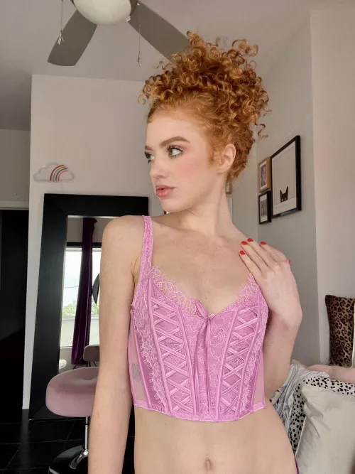 Thumbnail Your Cutie Next Door: Lilgingerzoe's Allure Revealed