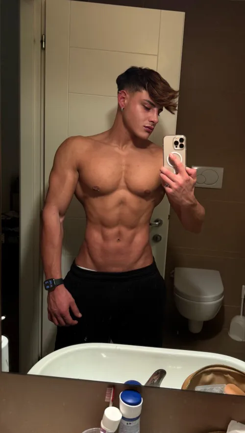 Thumbnail Admiring Progress: Physique Updates and Adoration | By ManuelDosio | broslikeus