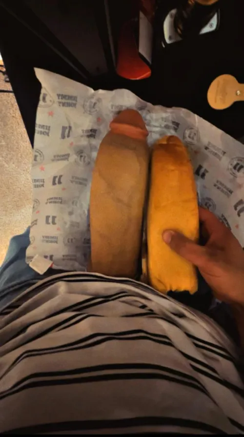 Thumbnail Exploring the Foot Long: A Penis Study by Lion_King_92