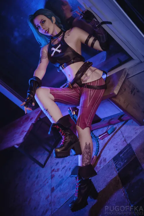 Thumbnail Stunning Arcane Jinx Cosplay by ChristineUsi