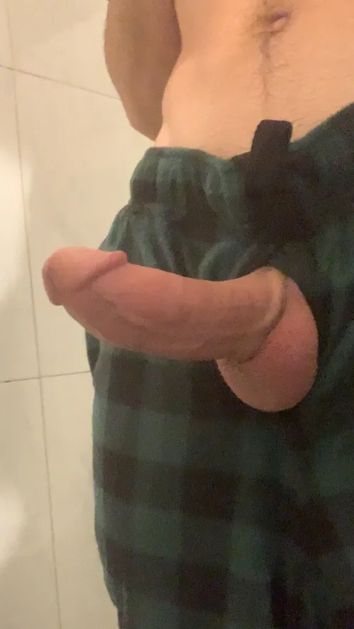 Thumbnail Being Honest at 18 by bigcockyboi | ratemycock