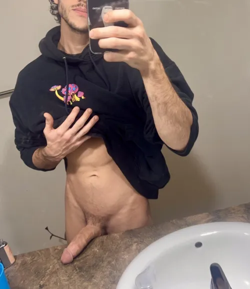 Thumbnail Tymoorexx Promises 'Take It Balls Deep' | GaybrosGoneWild