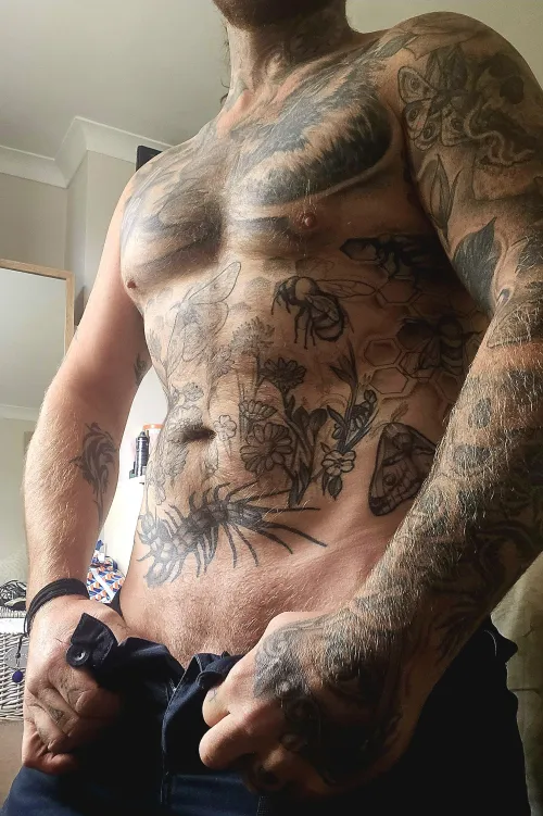 Thumbnail Spend the Weekend in Bed with theguynextdoorr33 | Hot Guys with Tattoos