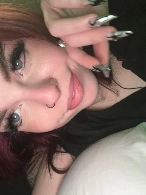 Thumbnail Discovering the Freakiest Girl on reddit | violetmarie999 in gothsluts