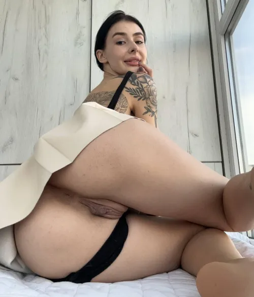 Thumbnail Exploring Tight Views with princess_disco | An Upskirt Insight