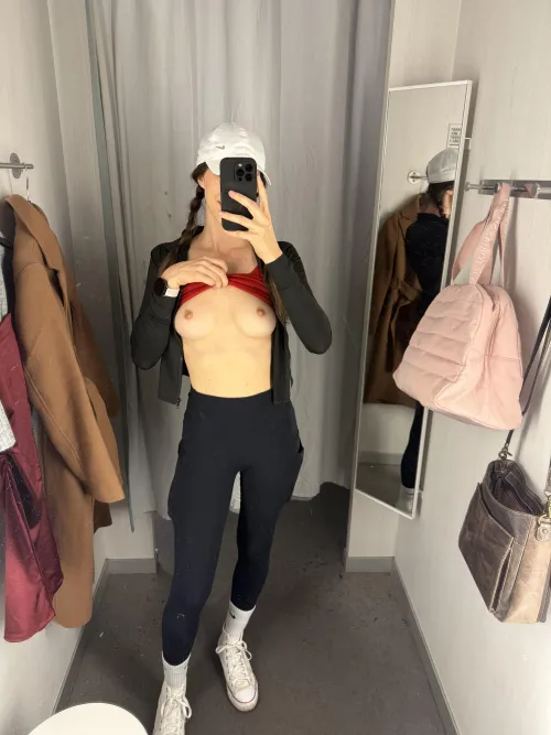 Thumbnail Shopping Feature: Black Friday Browsing | Nattykatty69 | FlashingGirls