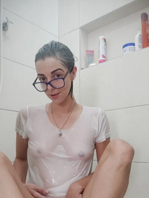 Thumbnail Rafis69 Explores Short and Wet Hair Care in Shorthairchicks Category