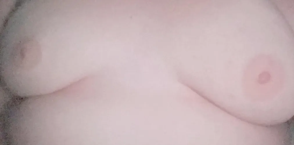 Thumbnail Bbw with Small Boobies: An Alluring Contrast | Vampire-Bunni ssbbw