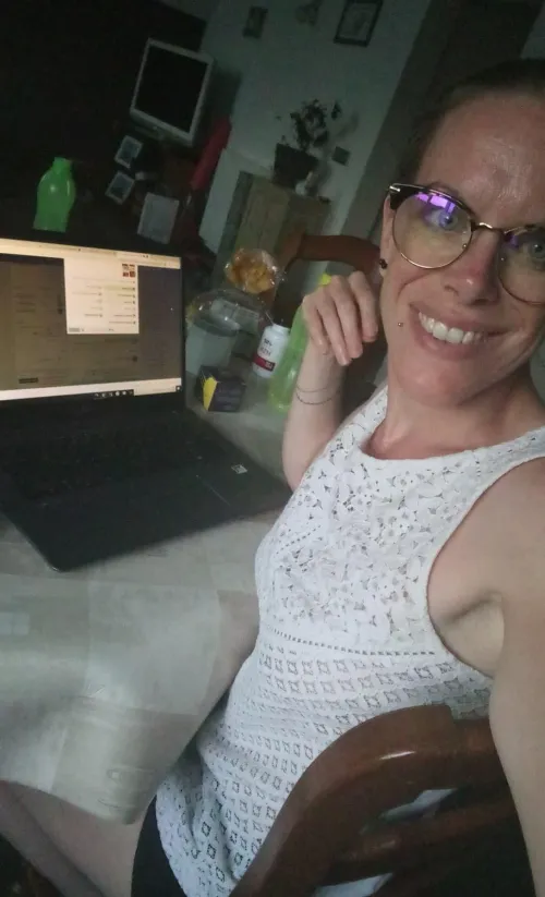 Thumbnail Ultimate Guide to Being Relaxed While Remote Working by RockSpecialist222 | braless