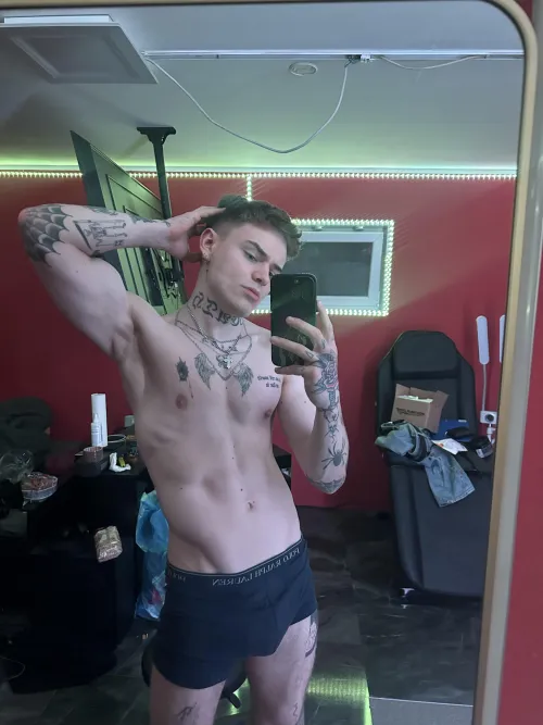 Thumbnail Hot Guys with Tattoos: Am I Your Type? | imraezify