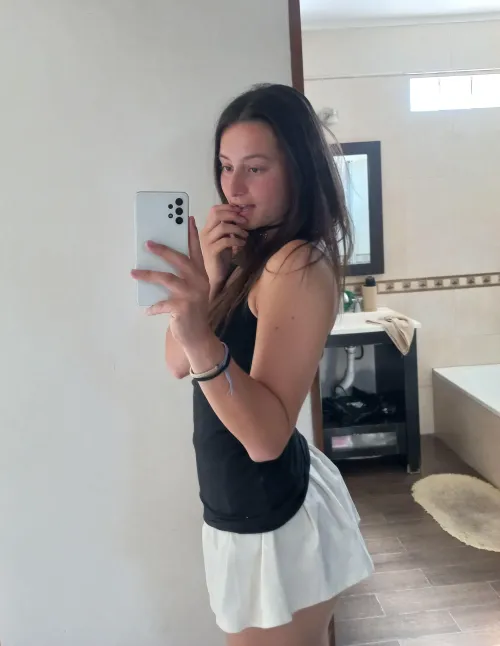 Thumbnail Seeking Company for Interesting Selfies | lovelydreamer- | MirrorSelfie