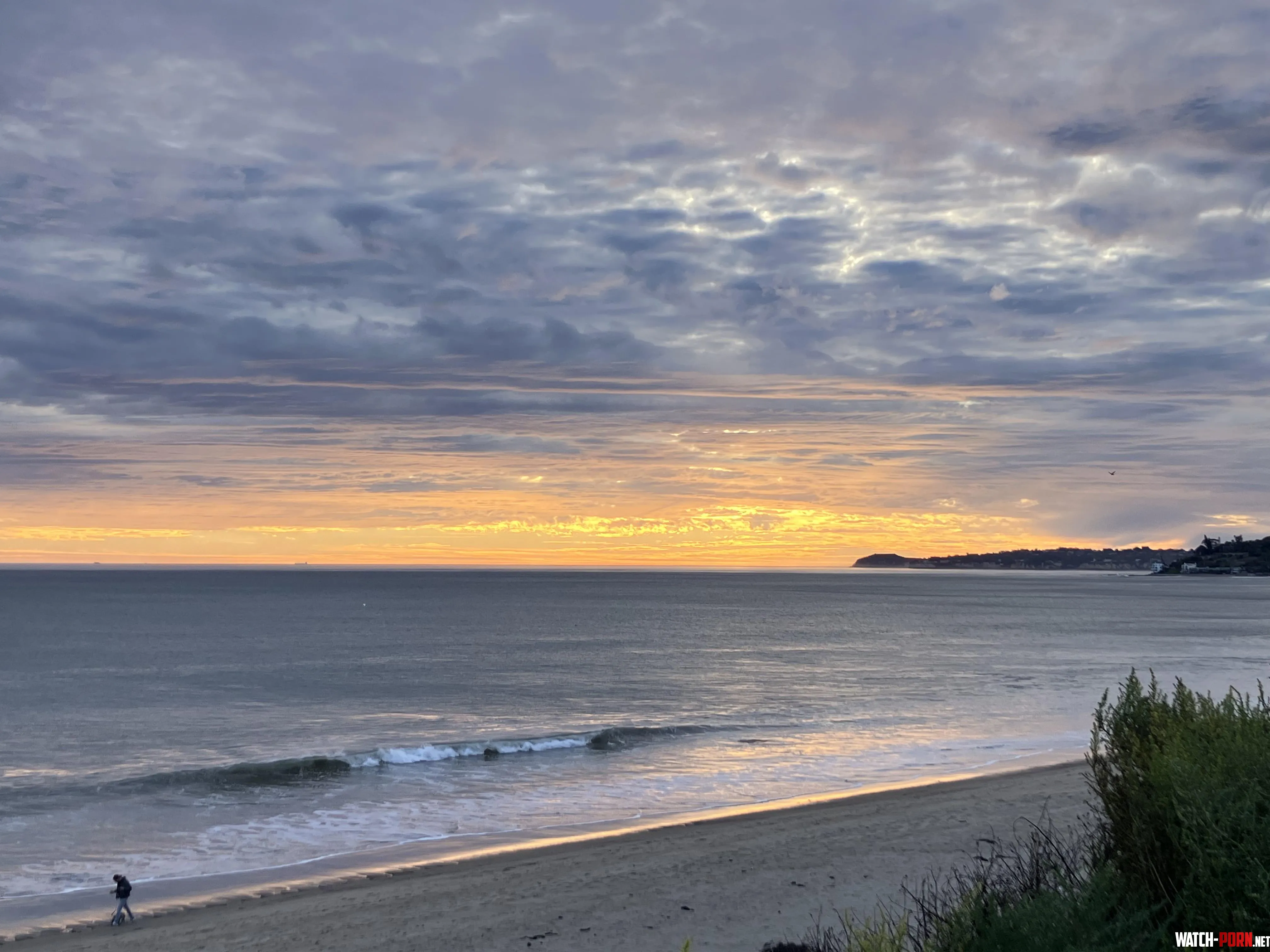 Malibu sunset today An hour ago my friend in Buffalo just told me they are expecting 5 feet of snow  by timemachine723