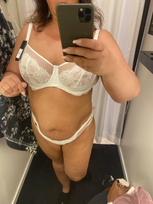 Thumbnail Does White Suit Me? - dykesgonewild by bi_curves