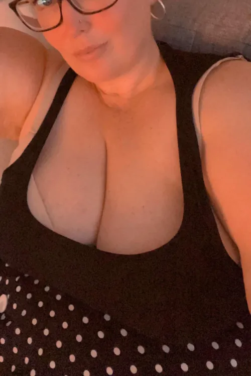 Thumbnail Happy Weekend Vibes with Telea_aussiebbw in BBW Category