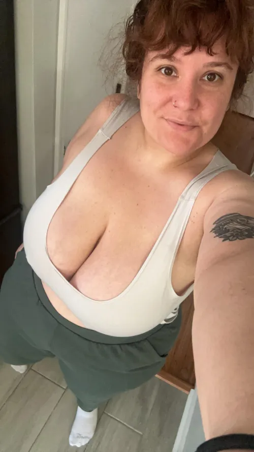 Thumbnail Post-Holiday Relaxation: No_Duck3540 Shares her BBW Journey