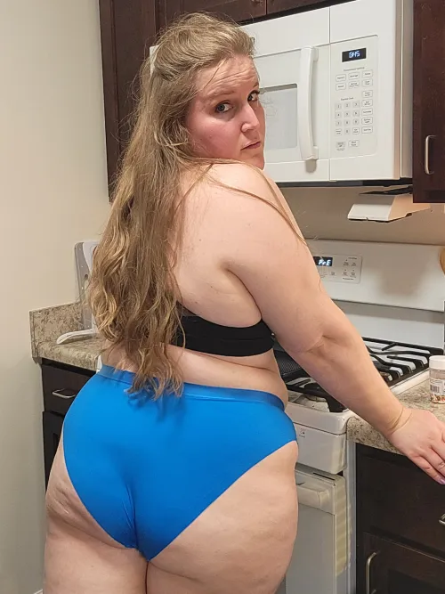 Thumbnail Horny Chubby Housewife Action with FinishWithFae on OnlyFans