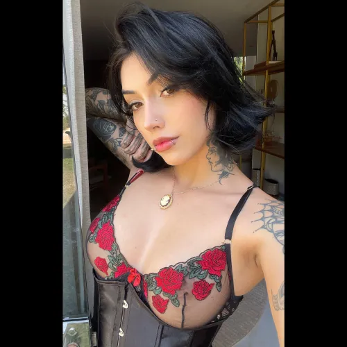 Thumbnail Exploring the Appeal of Alt Latinas in the Shorthairchicks Community by FahrenheitModeling