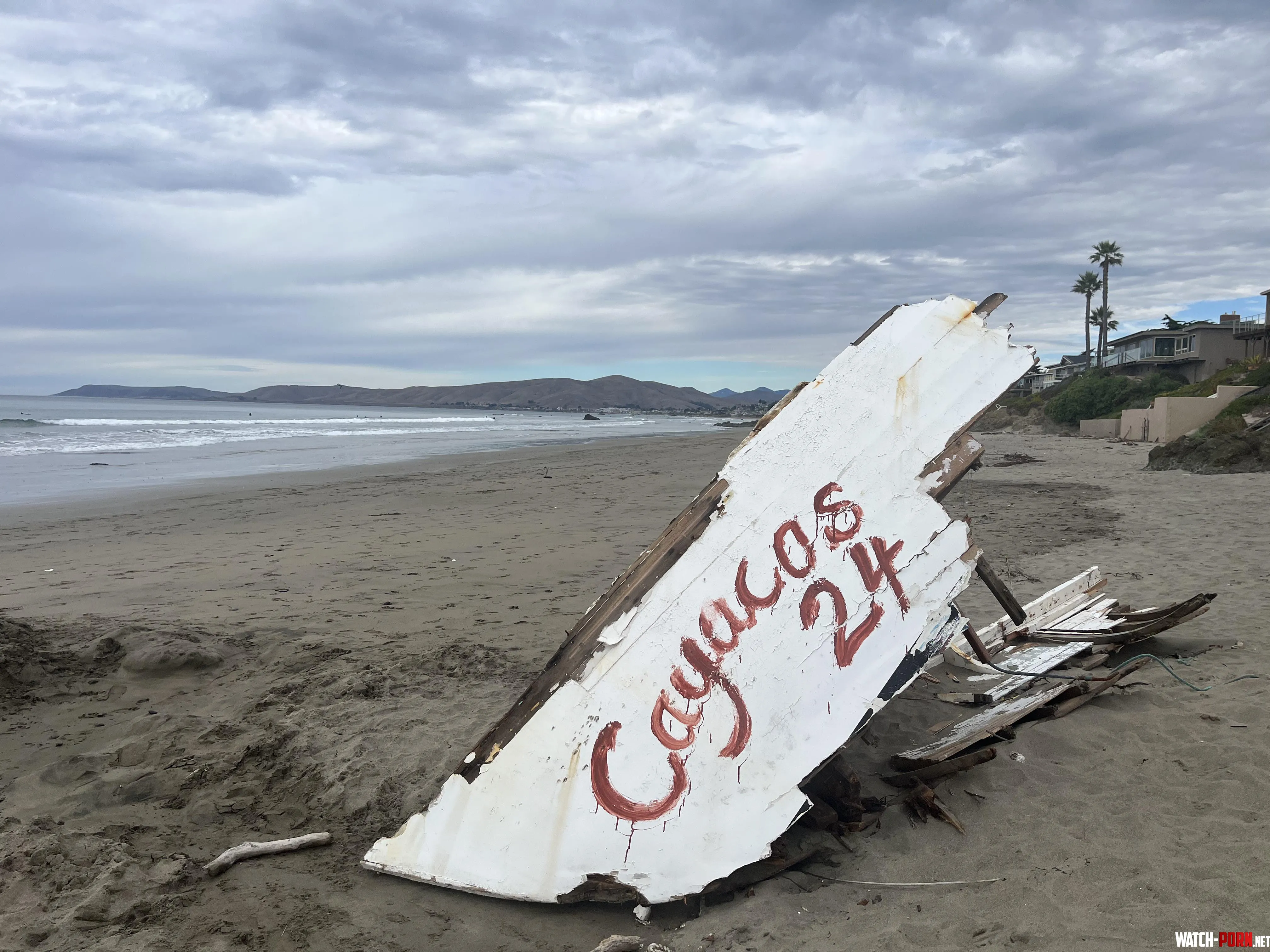 Cayucos shipwreck by johnplusthreex