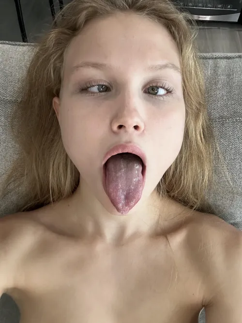 Thumbnail SurrealDAWG's Irresistible Tongue Tease in RealAhegao