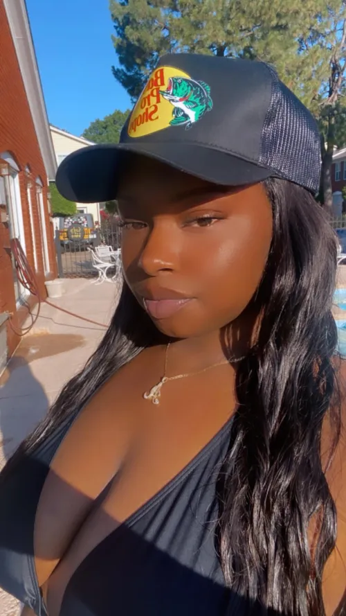 Thumbnail Your Favorite Sunkissed Baddie by zarthaabrat in Ebonyamateurs