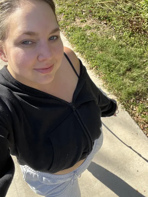 Thumbnail braless: Morning Walk Musings - TarynUpMyHeartx's Topless Adventures