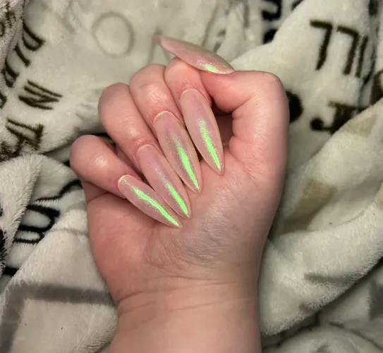 Thumbnail Exuding Pearly Princess Energy with yourvanillatragedy in nailFetish