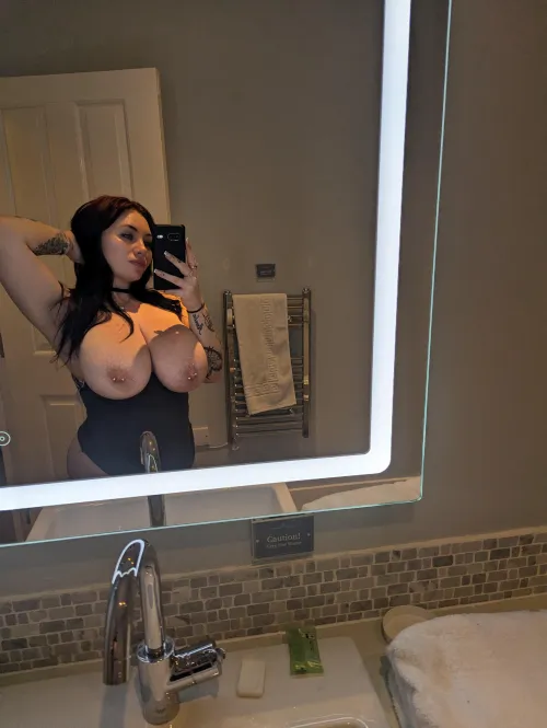 Thumbnail Craving Attention: doubleJ_Jade's MassiveTitsnAss Desires