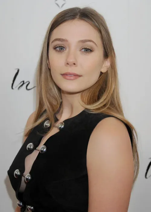 Thumbnail Discovering Beauty: Elizabeth Olsen by ColeBelthazorTurner