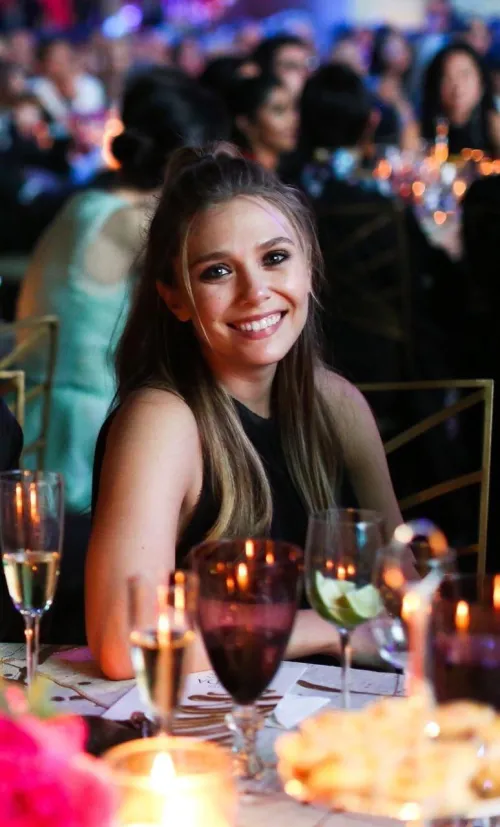 Thumbnail Elizabeth Olsen's Allure: A Glimpse into PrettyGirls Category