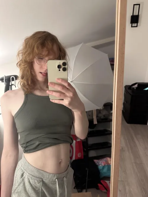 Thumbnail ArielEmber_TS's Fresh Look: Unveiling the New Haircut for Femboy Fans