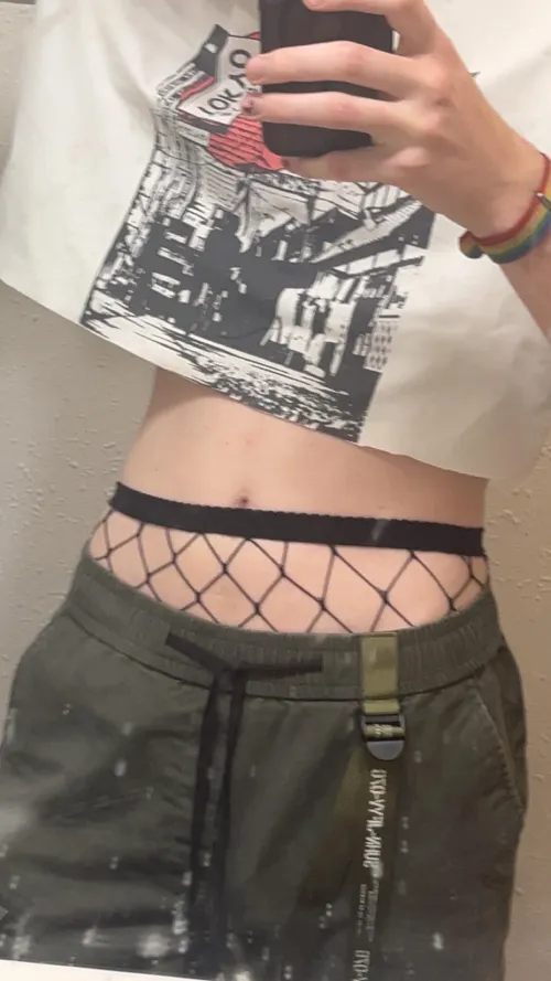 Thumbnail Discovering IgobyFloof's Collection of Stylish Crop Tops