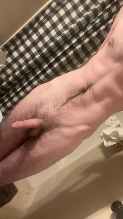 Thumbnail Body Image Exploration: M22, 6 foot 1, 165 pounds | NormalNudes