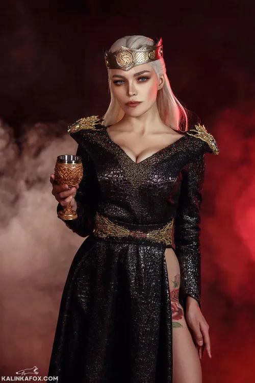 Thumbnail Fantasy Cosplay: KalinkaFox's Rhaenyra Targaryen Delight