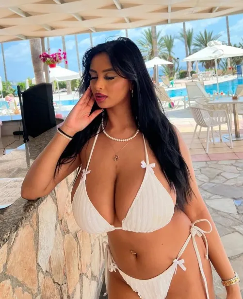 Thumbnail Blanca Beauty: Sensual Elegance in Bigtitsinbikinis