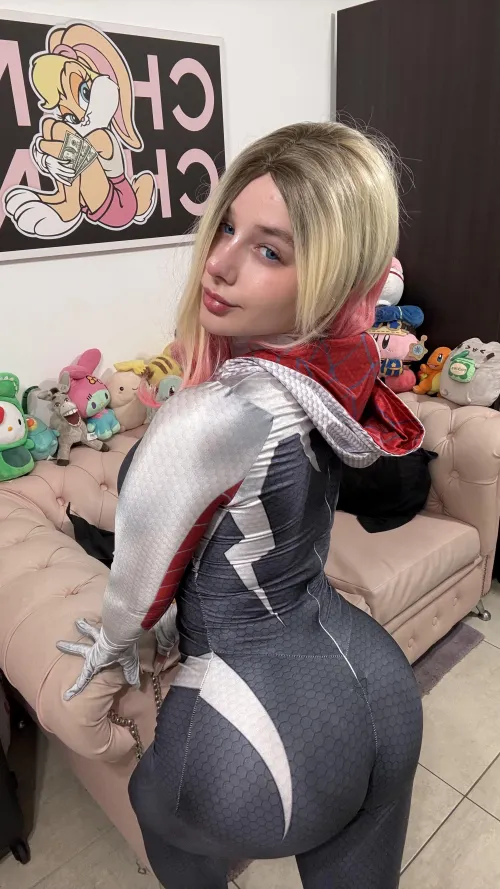 Thumbnail Exquisite Gwen Cosplay by FoxyUzumaki | Morty7778