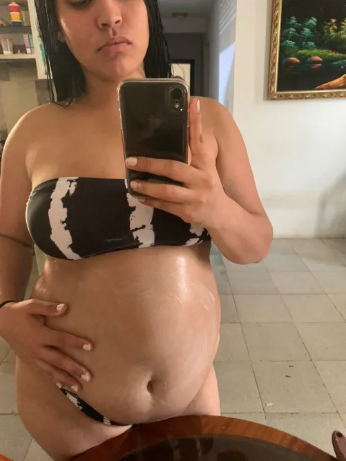 Thumbnail Pregnant_elibelly Seeks Belly Filling Experience - A Stuffers' Quest for Fullness