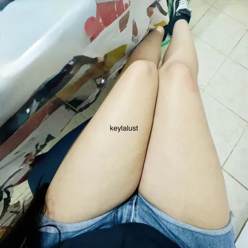 Thumbnail Thick Latina Thighs: Yay or Nay by onlykeylalust | ThickThighs