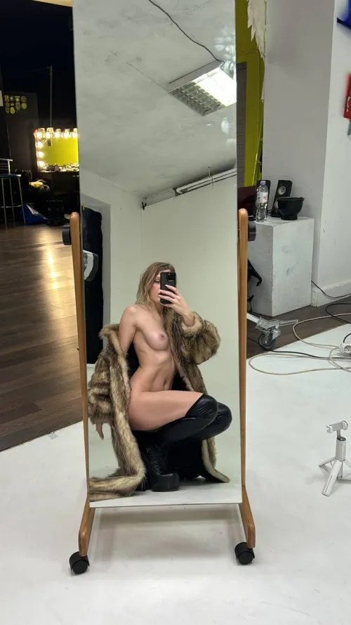 Thumbnail Unveiling the Fur Coat Secret by Cassanmua | MirrorSelfie