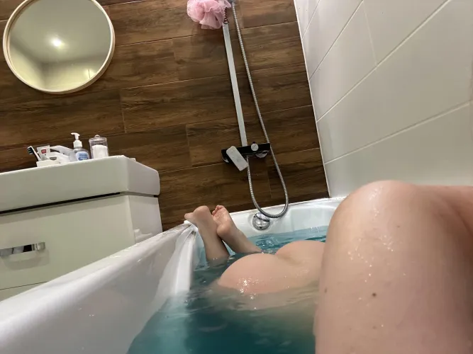 Thumbnail Irresistible Booty in Your Face by yan_tropical in the GirlsShowering Category