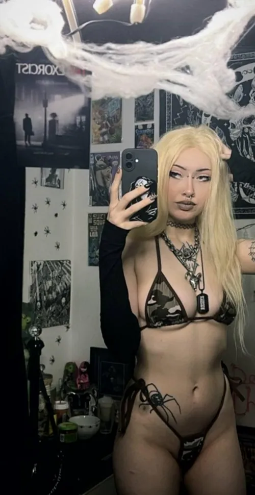 Thumbnail LivingDeadGothh's Goth Body Revelation - Unravel the PunkGirls' Allure